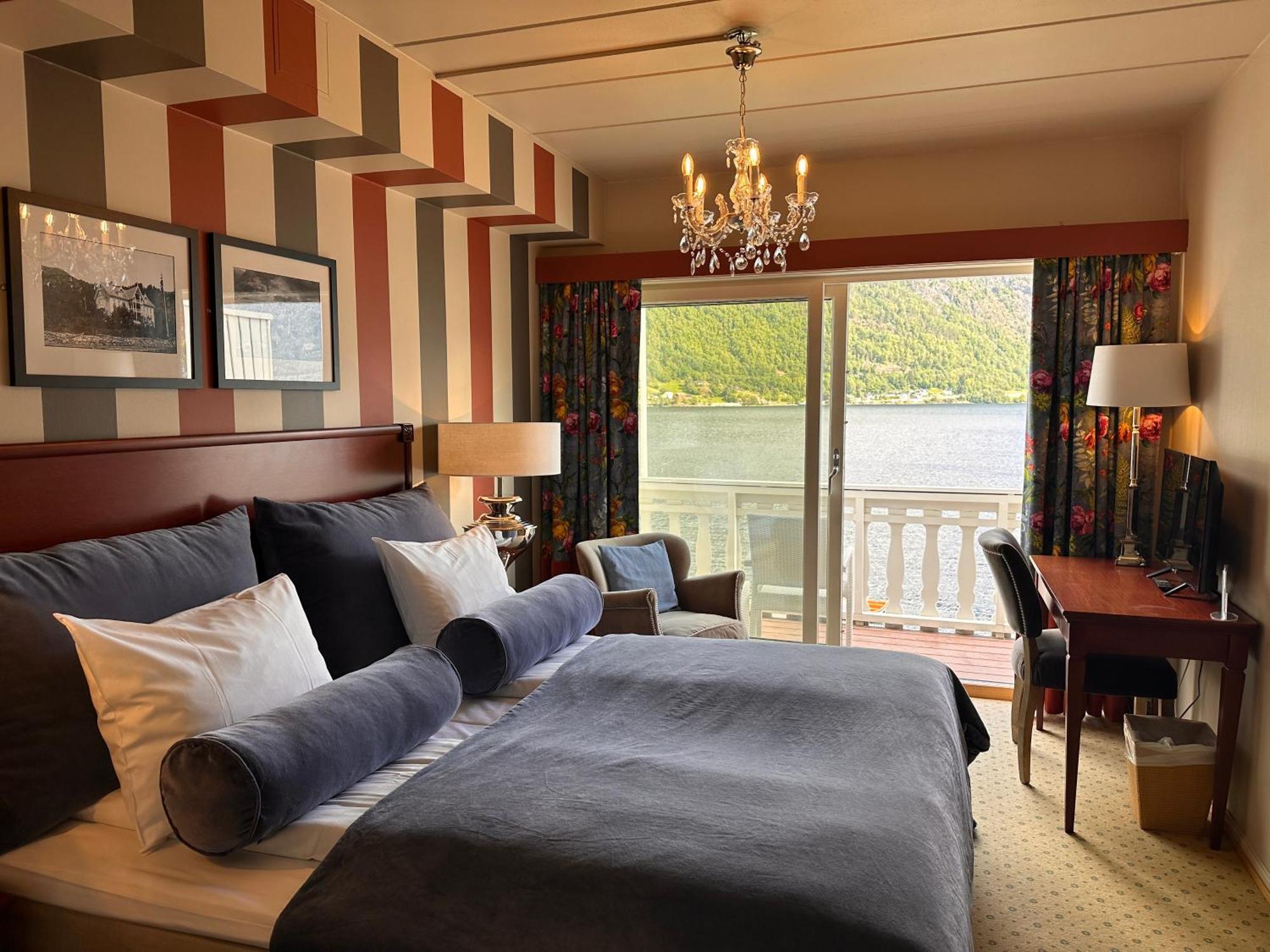 Hofslund Fjord Hotel Согндал Экстерьер фото