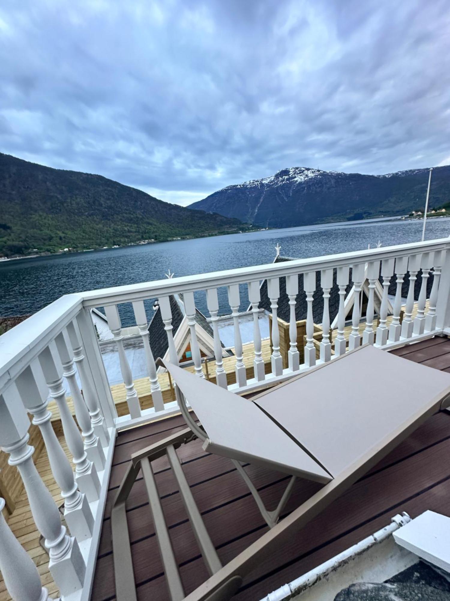 Hofslund Fjord Hotel Согндал Экстерьер фото