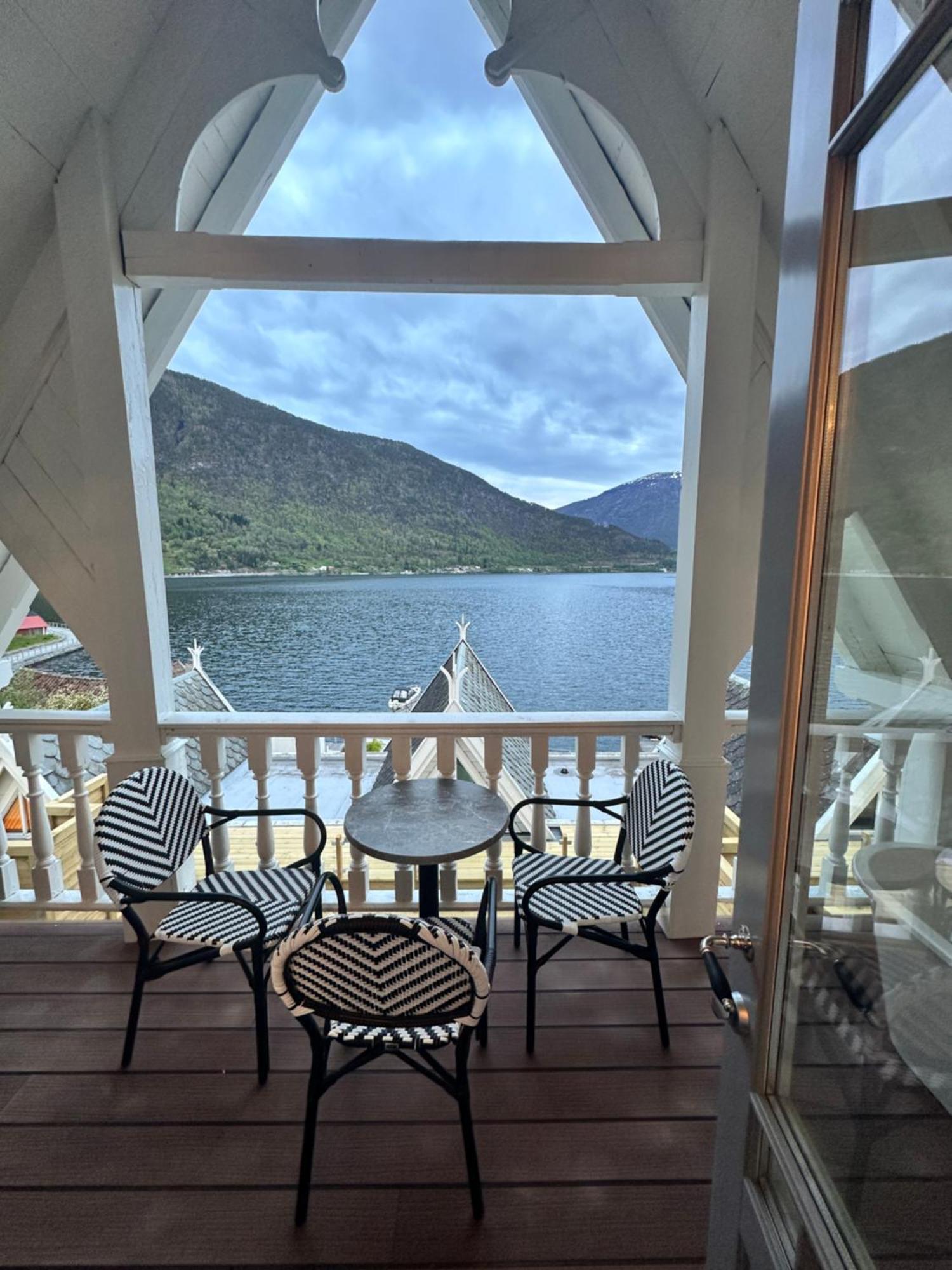 Hofslund Fjord Hotel Согндал Экстерьер фото
