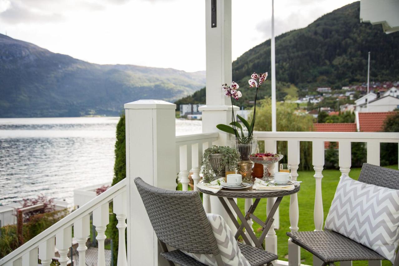 Hofslund Fjord Hotel Согндал Экстерьер фото
