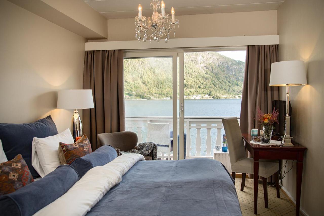 Hofslund Fjord Hotel Согндал Экстерьер фото